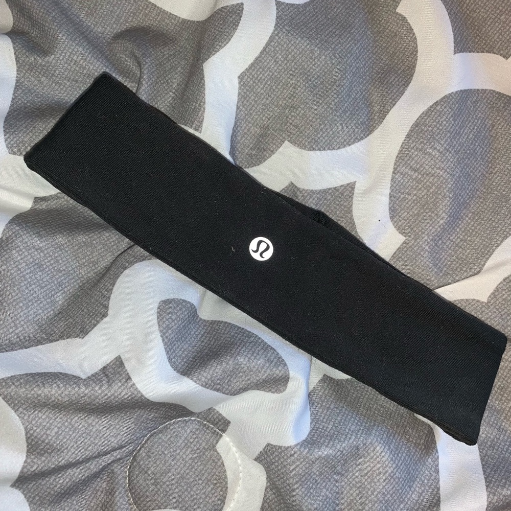 black lululemon headband